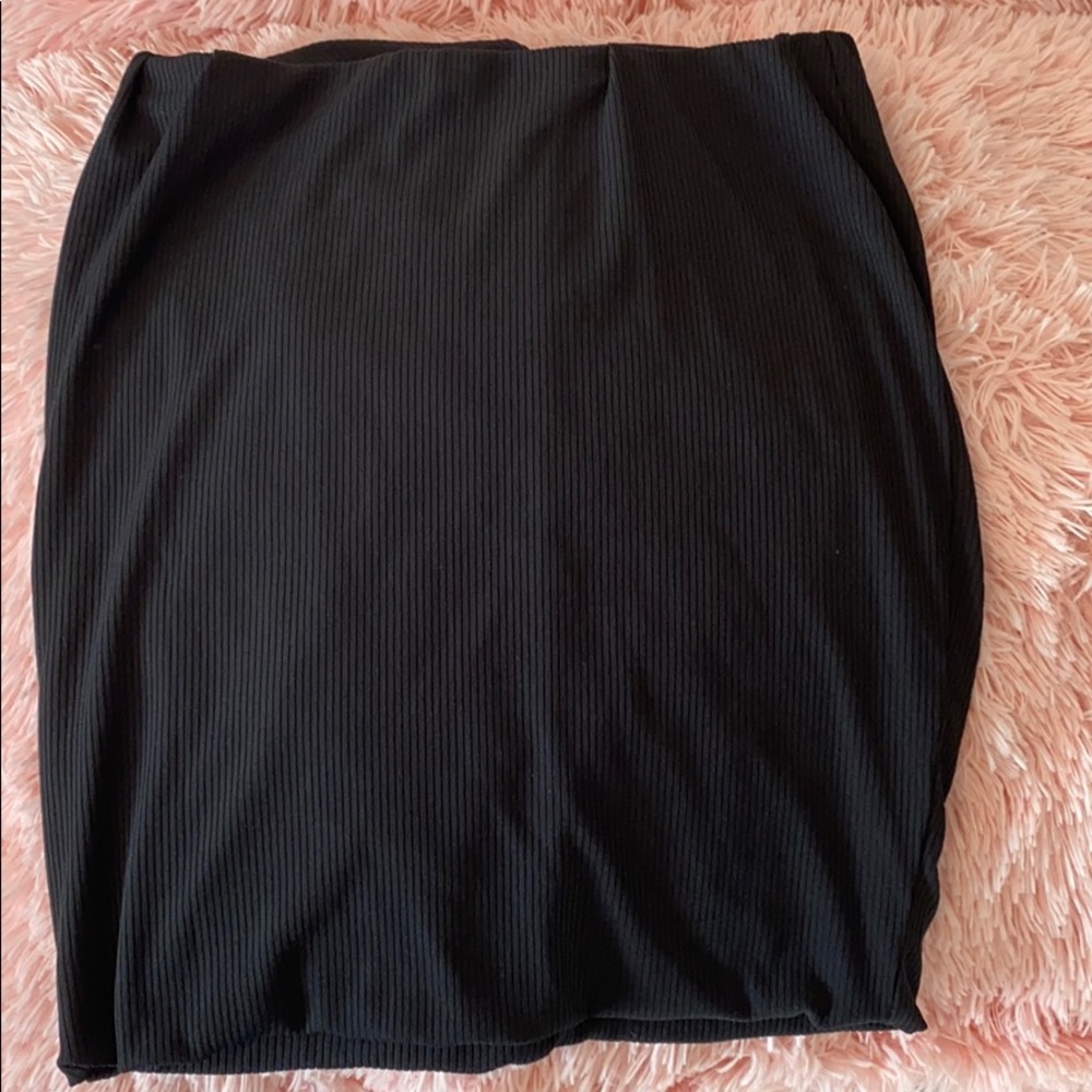 Black shirt with scrunch